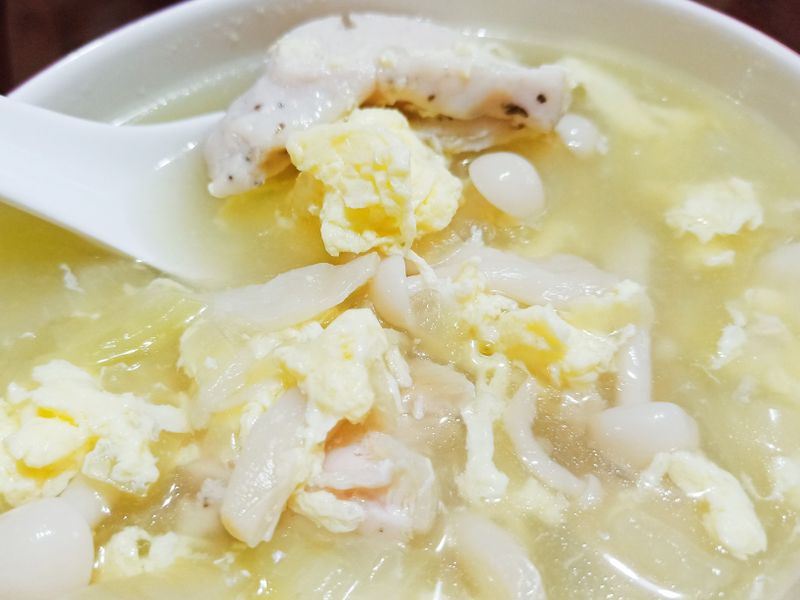 洋蔥香菇雞肉蛋花湯~簡單快速健康料理