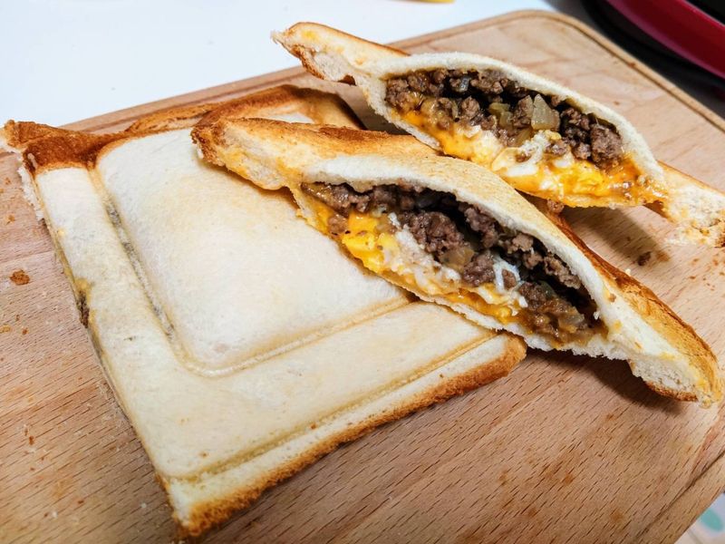 牛肉起司蛋壓磚吐司(小V)