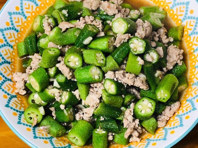 秋葵炒肉末