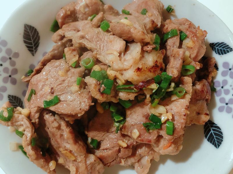 蒜頭炒梅花豬肉