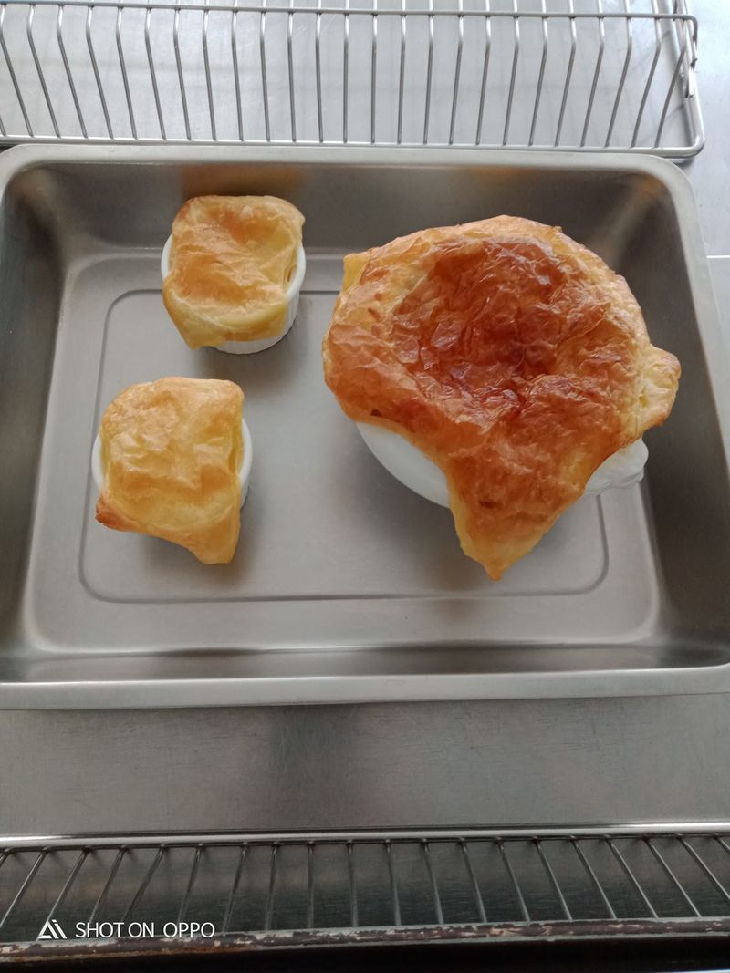 酥皮海鮮濃湯