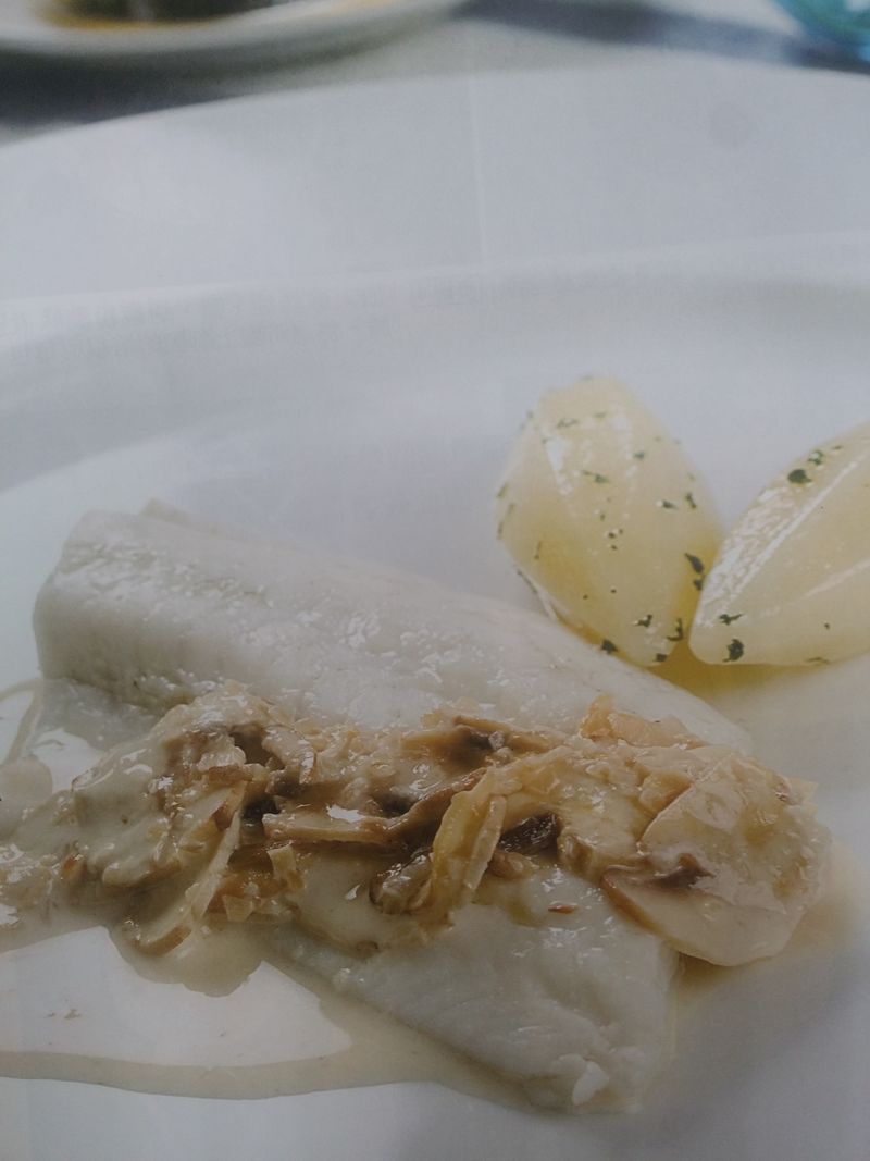 奶油蘑菇鱸魚