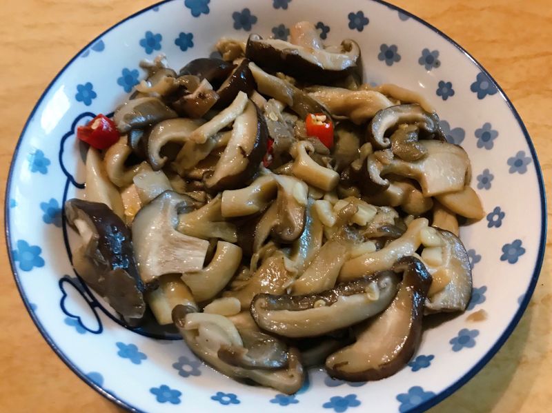 。辣炒雙菇。