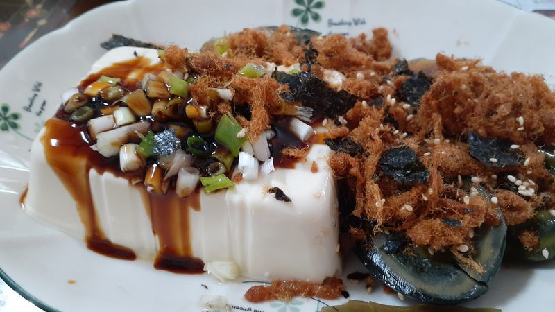 肉鬆皮蛋蔥花豆腐
