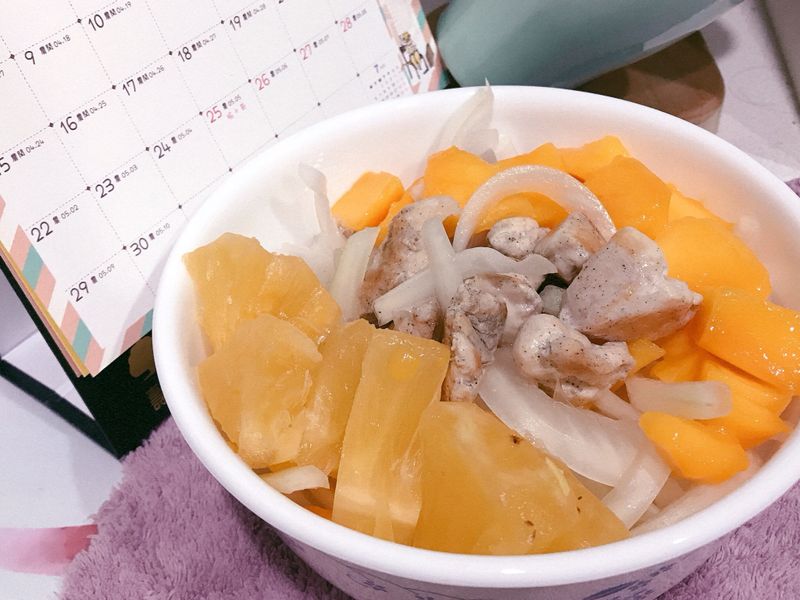 雞胸肉蔬果沙拉(洋蔥、芒果、鳳梨)