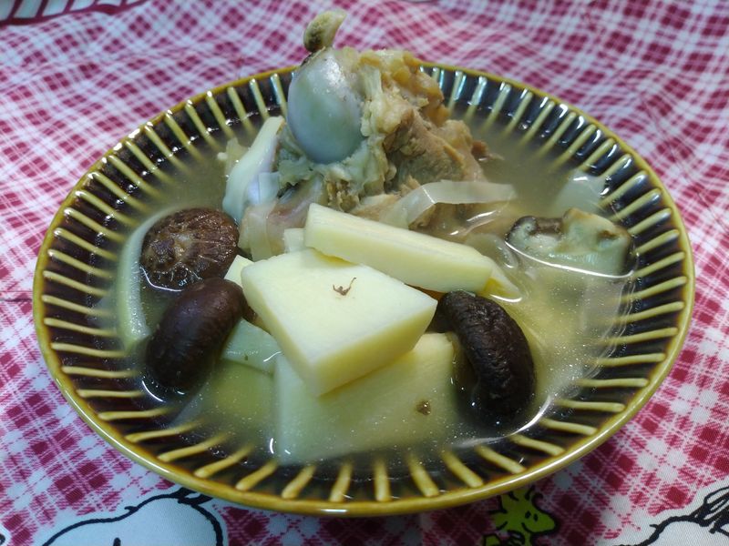 豬大骨香菇竹筍湯
