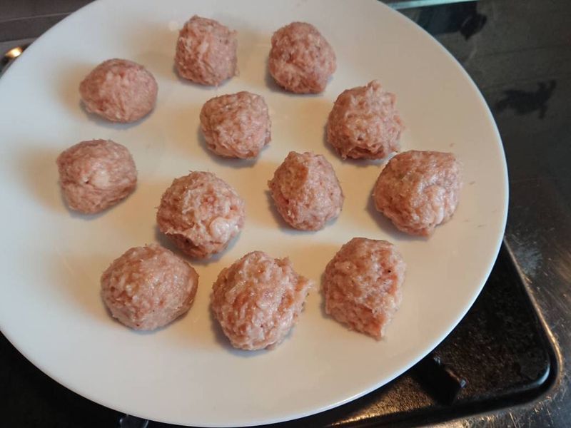 手打雞肉丸