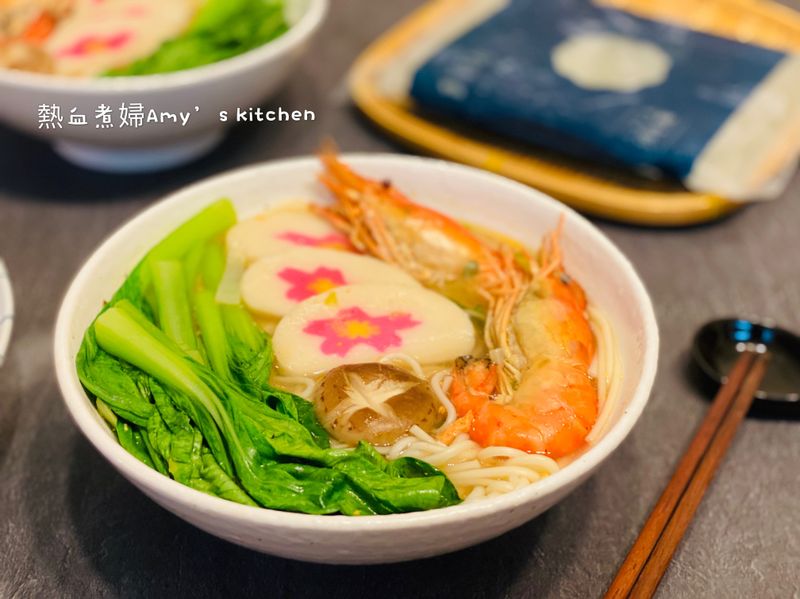 快手料理~雞汁鮮蝦湯麵