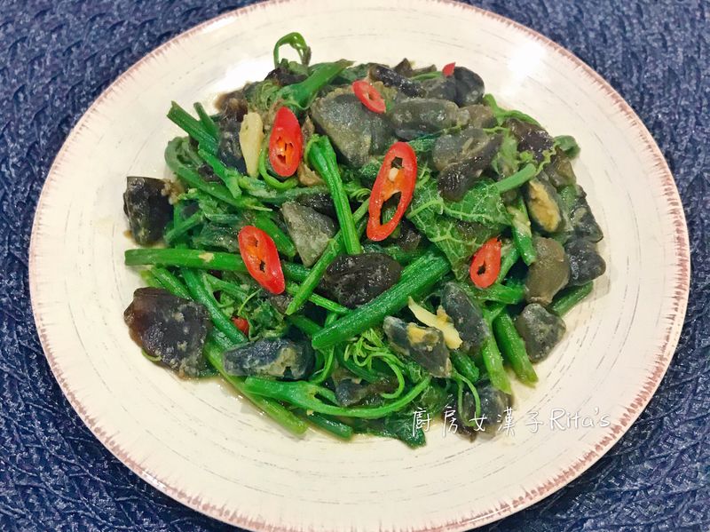 龍鬚菜炒皮蛋