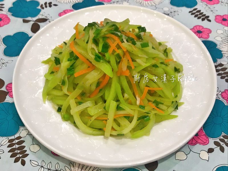 蒜炒佛手瓜絲