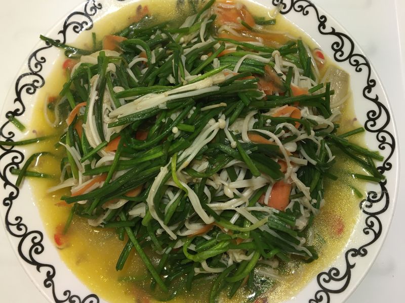 水蓮炒金針菇