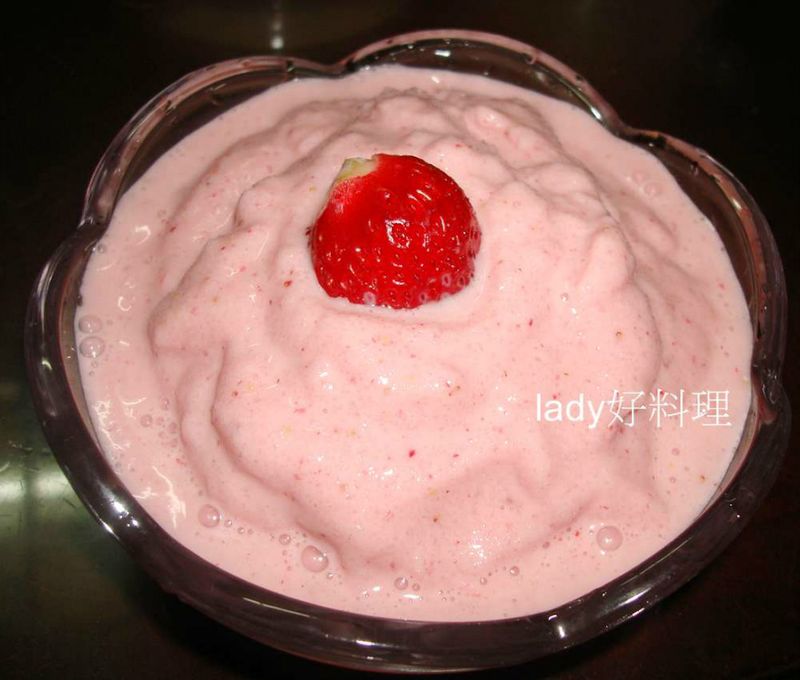 [草莓就愛鷹牌煉奶]草莓冰沙