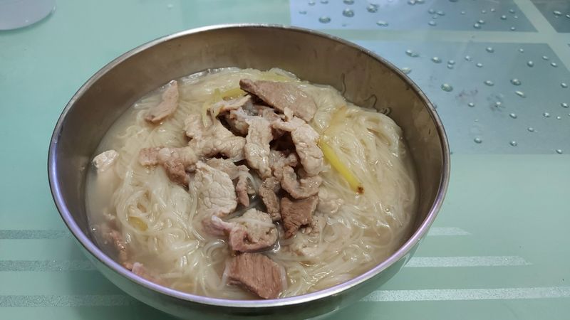 薑絲豬肉麵線