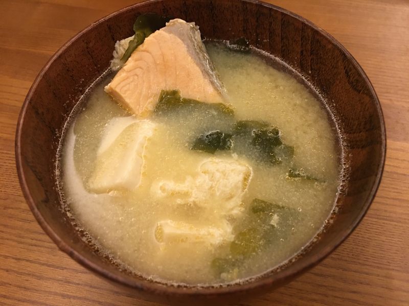 鮭魚味增湯