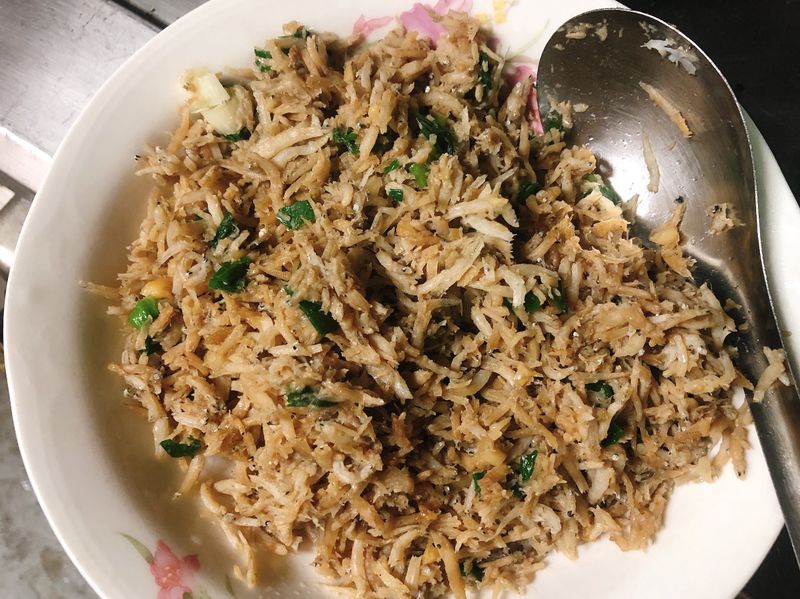 白飯殺手:蒜香吻仔魚