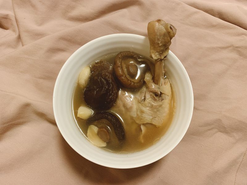 蒜頭香菇雞