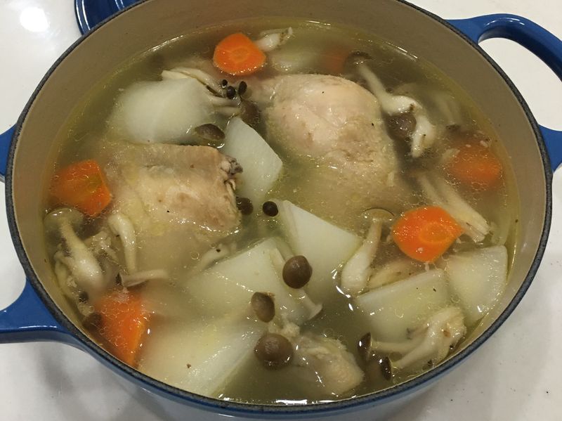 蘿蔔鮮菇雞湯