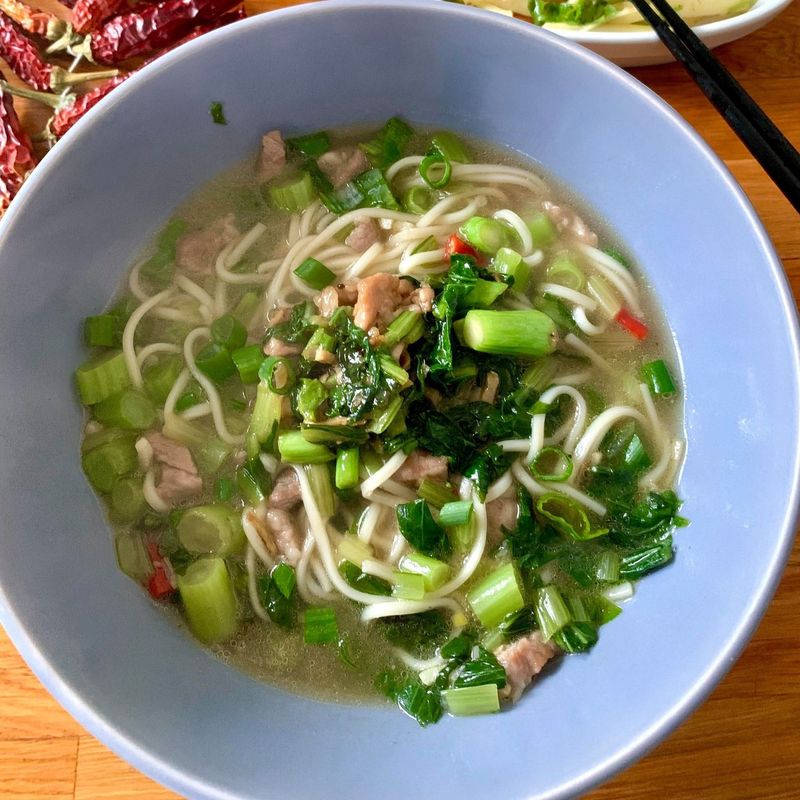 雪菜肉絲煨麵