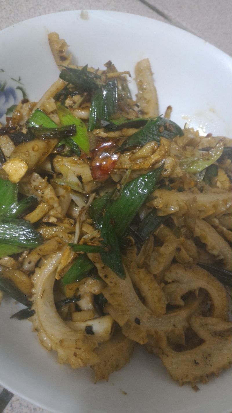 蒜辣炒牛肚絲