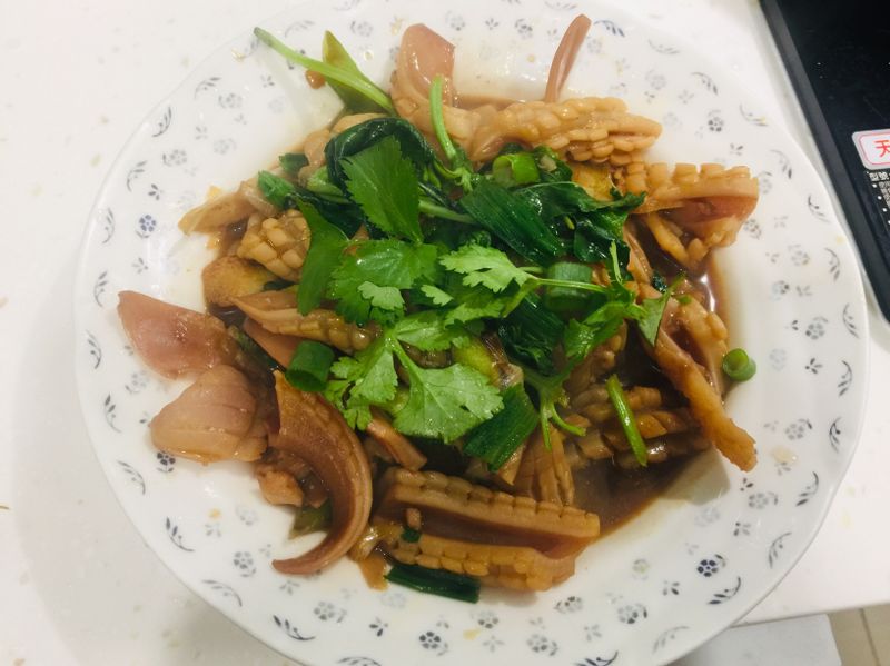 炒沙茶魷魚