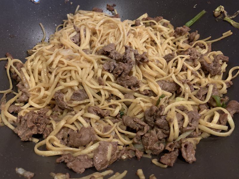 沙茶牛肉炒麵
