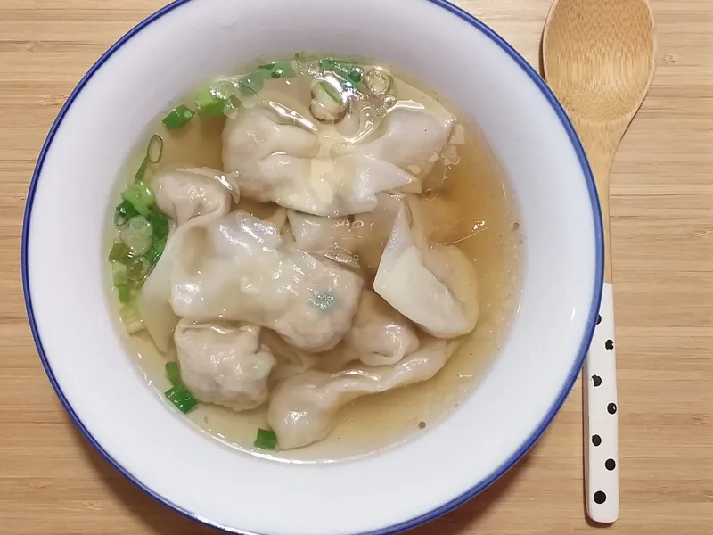 今晚來做手工餛飩湯!