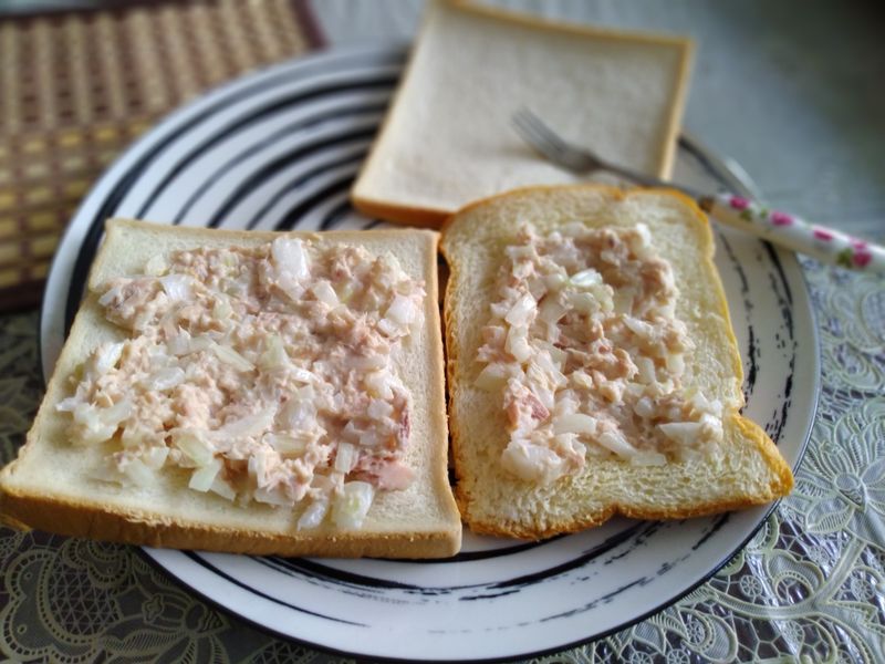 鮪魚佐洋蔥沙拉