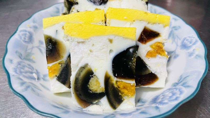 三色蛋「鹹蛋、皮蛋、雞蛋」