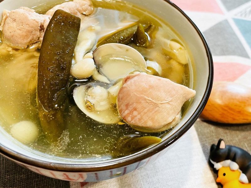 剝皮辣椒雞湯