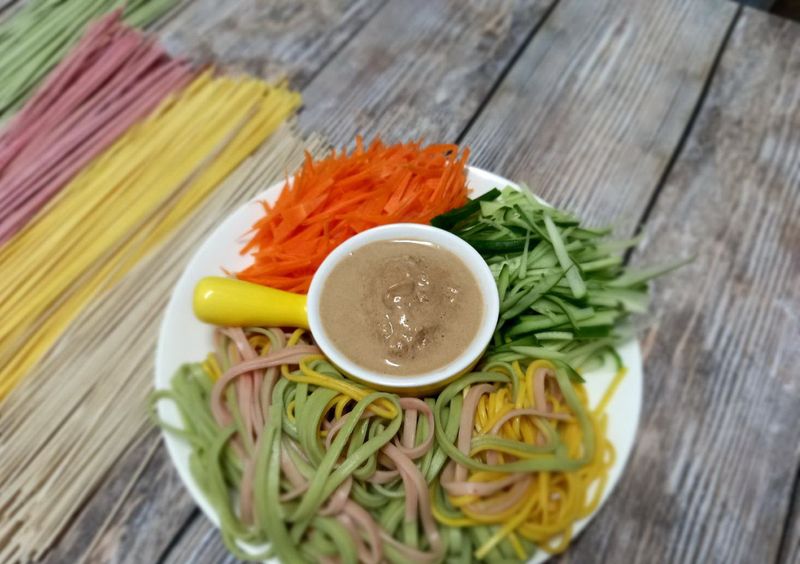 蔬菜健康麵條 --- 涼麵
