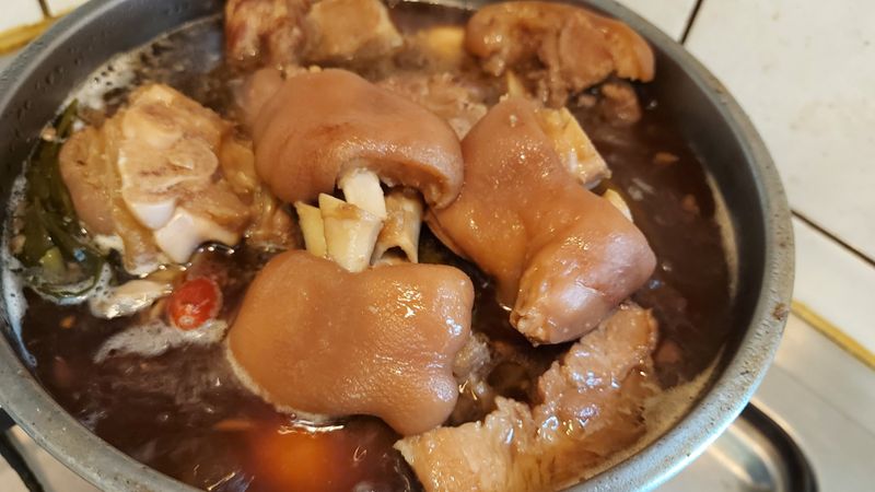 滷豬腳