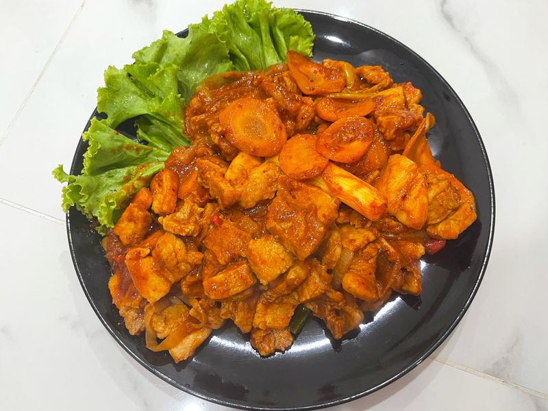 簡單又好吃「飯小偷」韓式辣炒豬肉