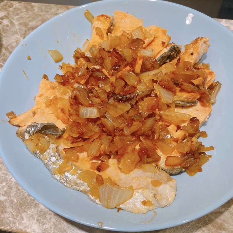 洋蔥鮭魚