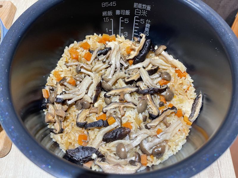 菇菇雞肉飯
