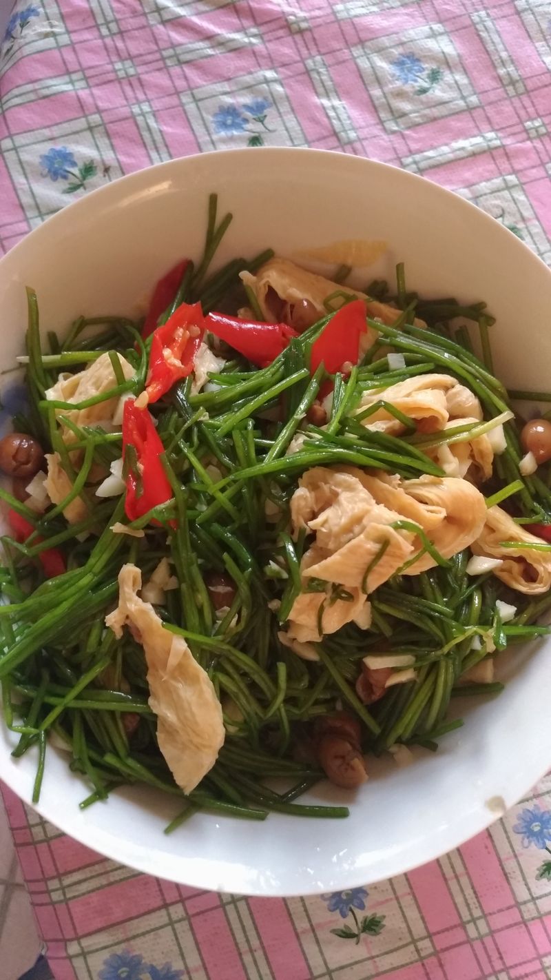 水蓮炒豆皮