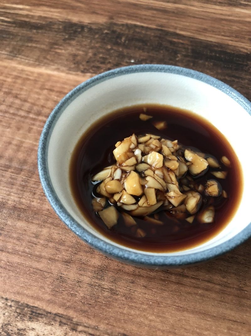 自製萬用蒜頭醬油