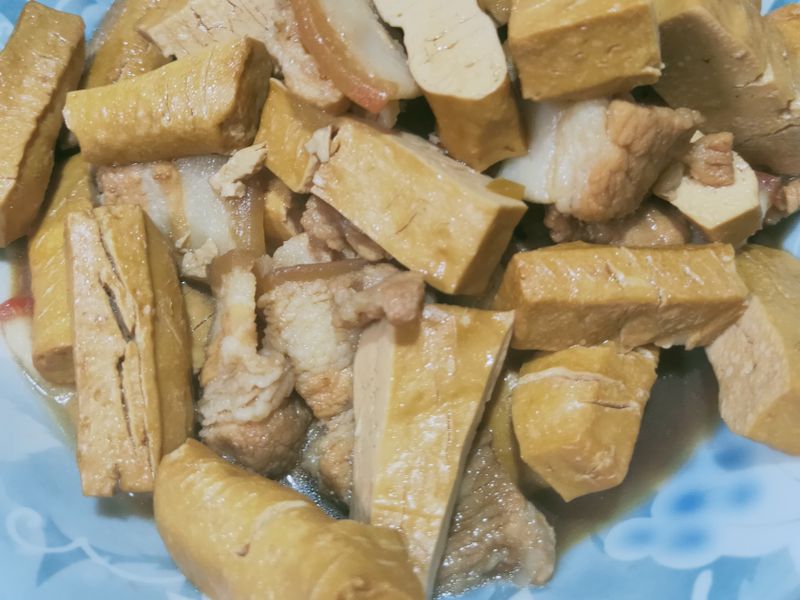 五花肉炒豆干