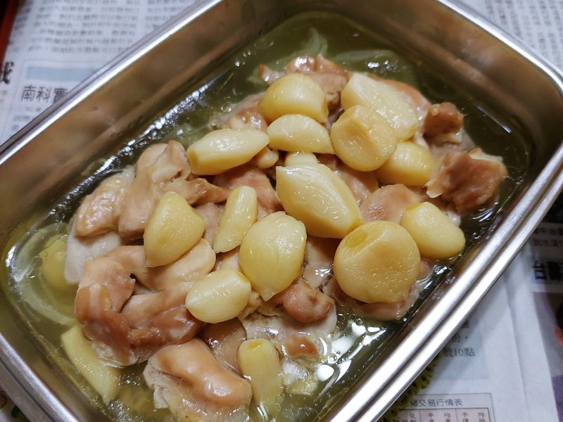 蒜頭蒸雞