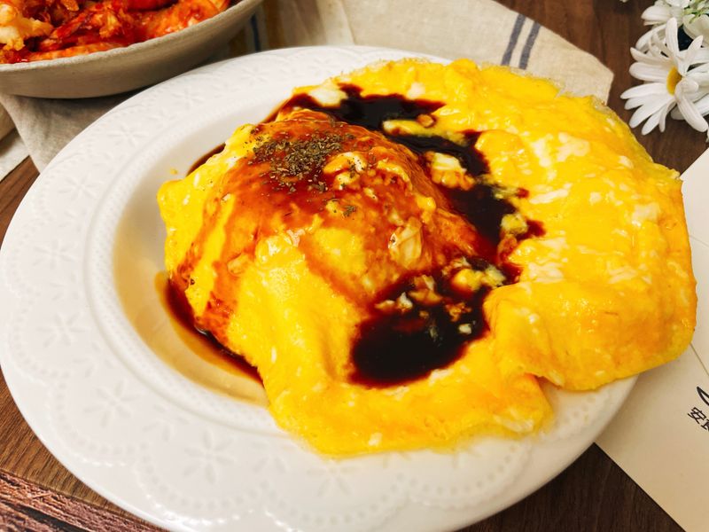 肉燥蛋包飯