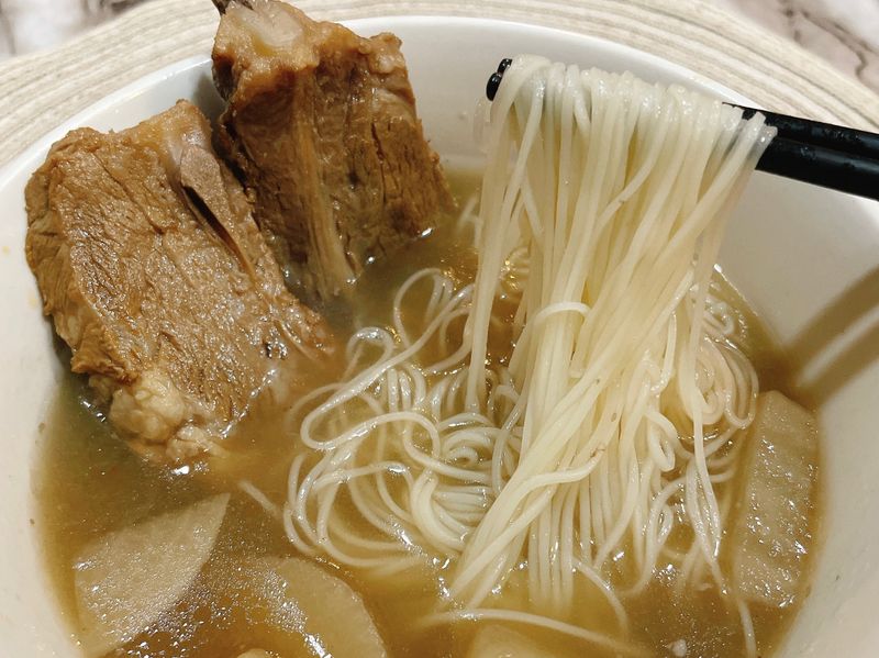 肉骨茶麵線