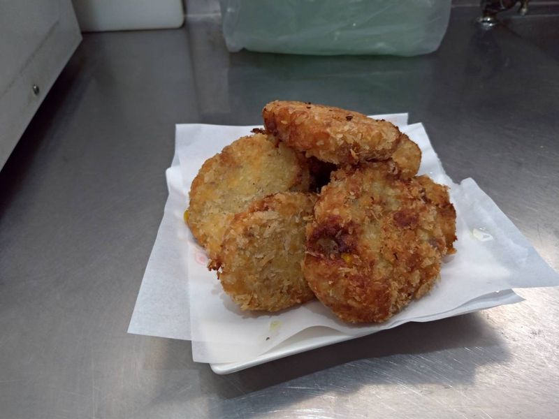 咖哩可樂餅