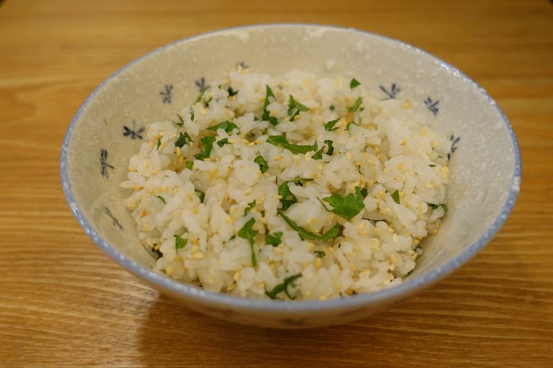 <我的妄想飯想得到誇獎>紫蘇拌飯