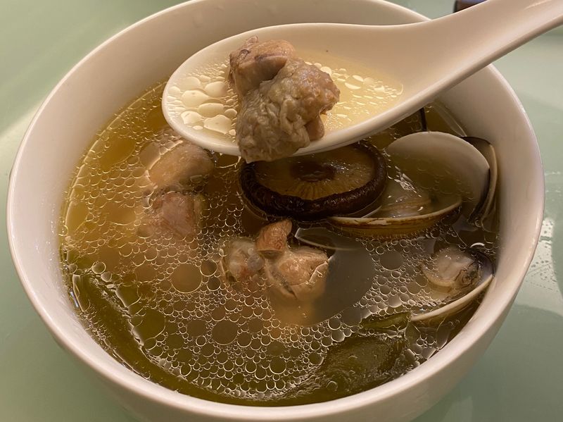 剝皮辣椒雞湯