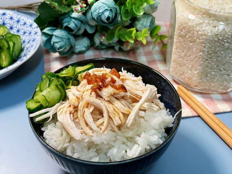 百吃不膩的台灣小吃【簡易雞肉飯】