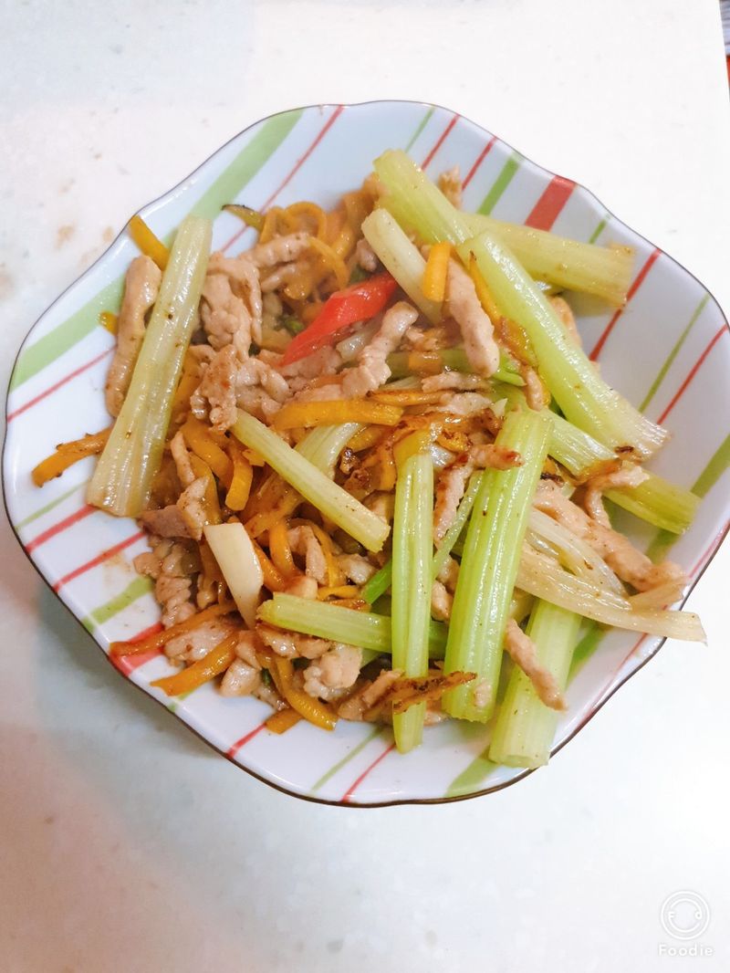 肉絲炒芹菜