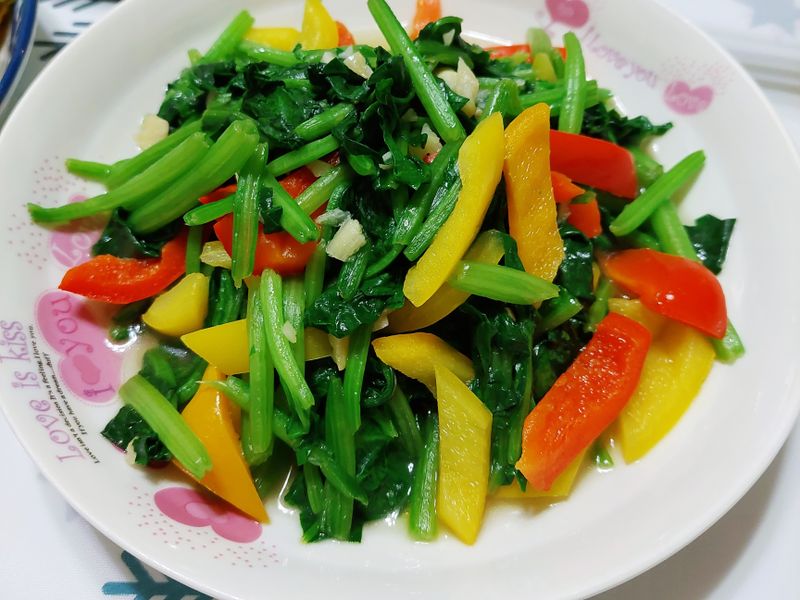 甜椒炒菠菜