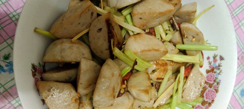 芹菜辣炒魚丸