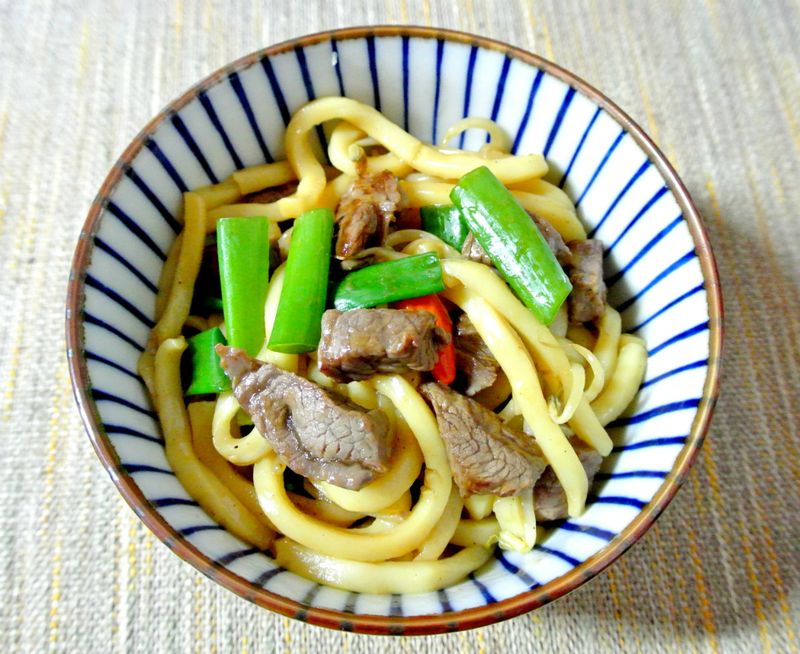 【龜甲萬樂享醍醐味】豆芽牛肉炒烏龍麵