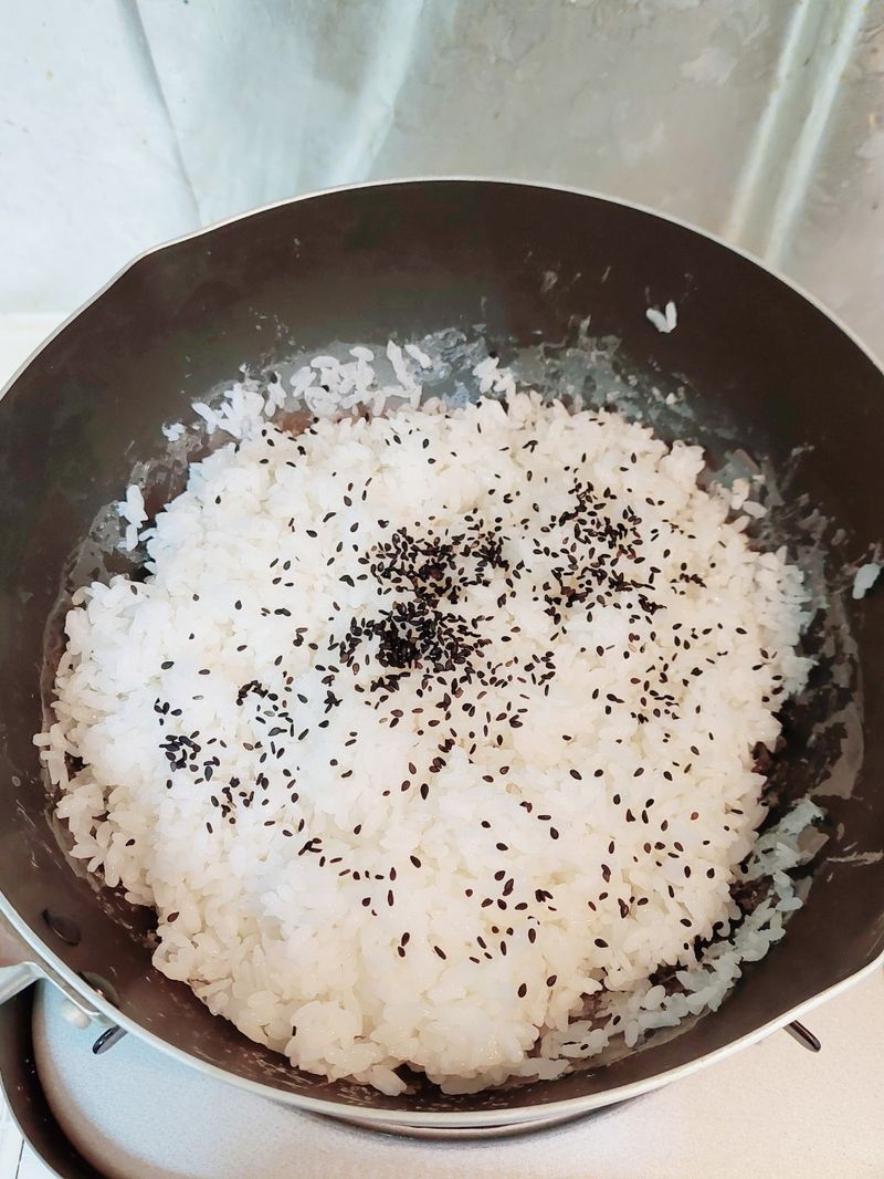 爐火煮白飯