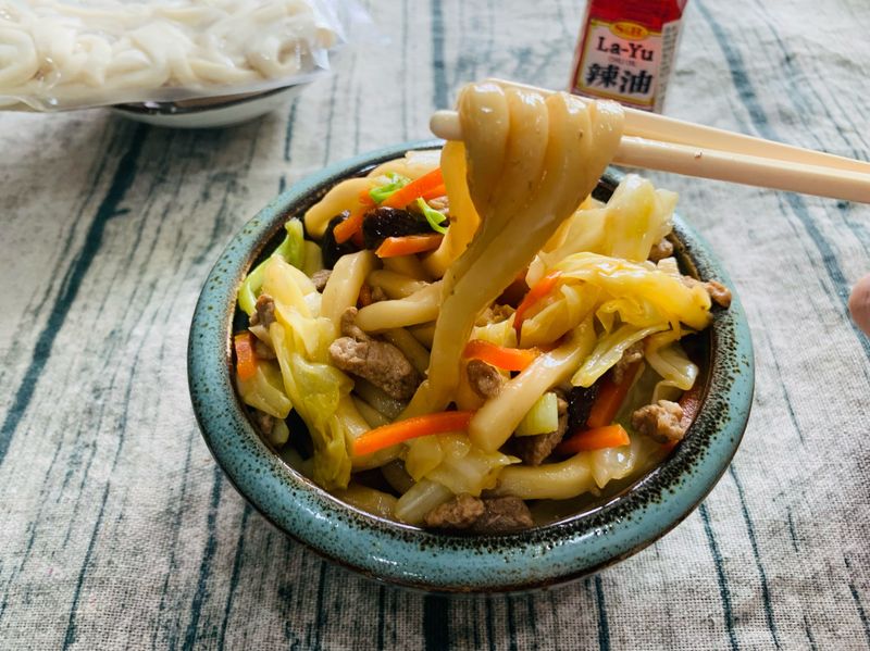 辣味炒烏龍麵